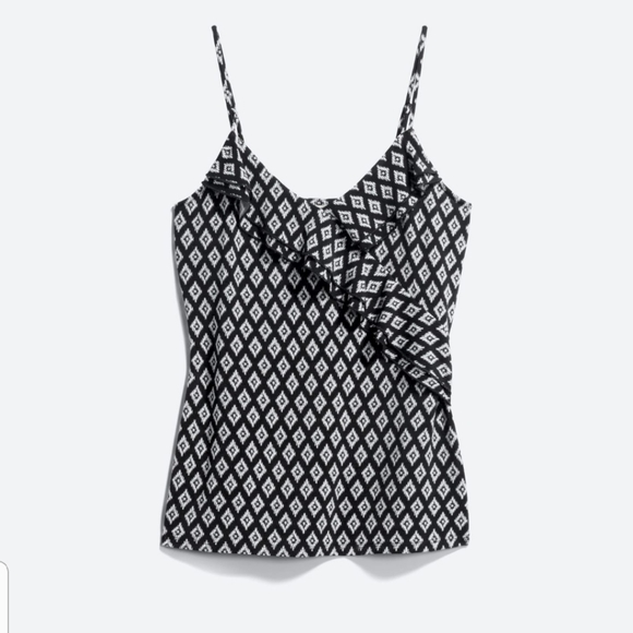 41 Hawthorn Tops - 💥 3/$25  41 Hawthorn Avanti ruffle cami knit top